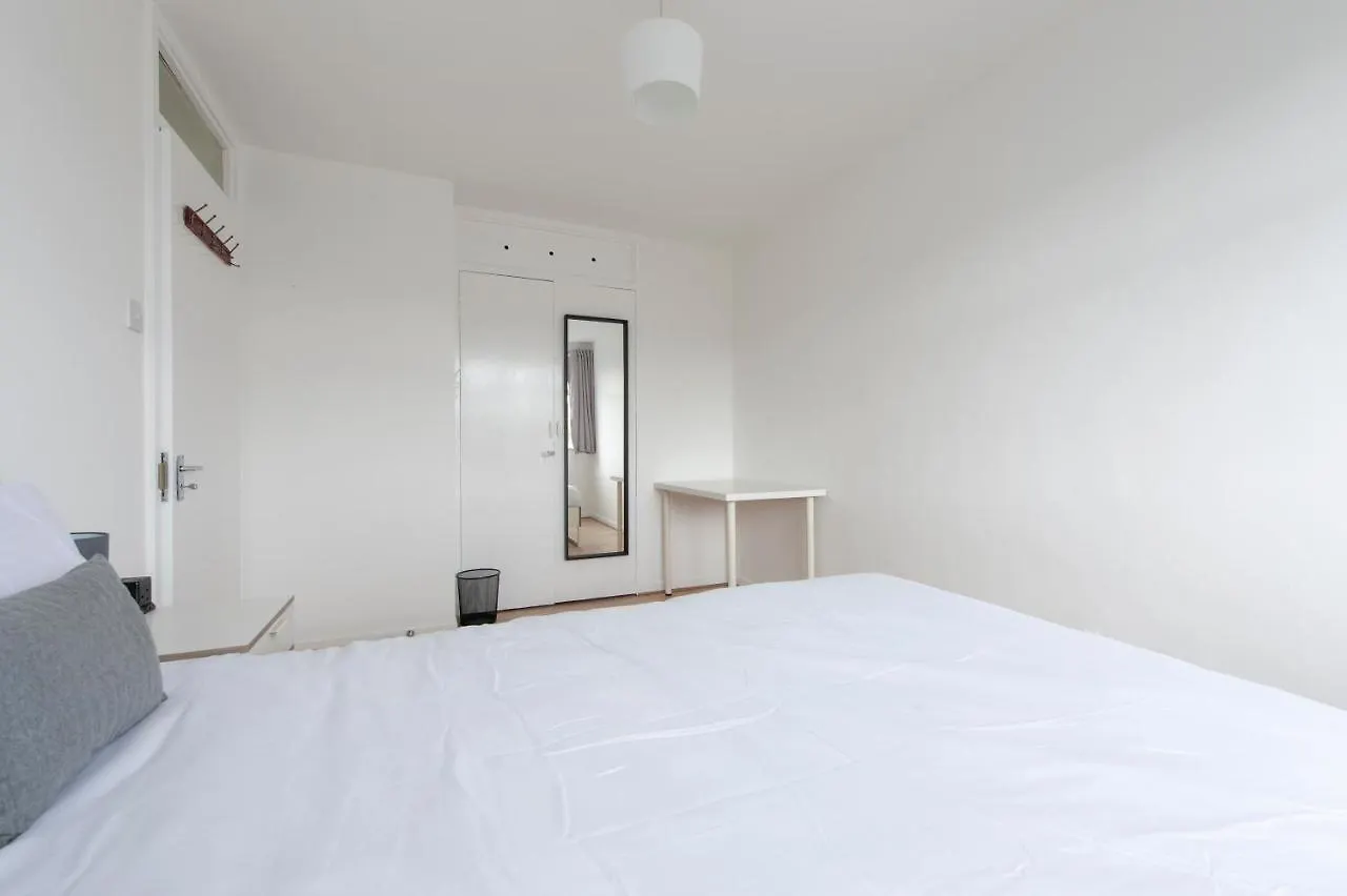 Modern Luxury Apartment By Mile End 伦敦 英国