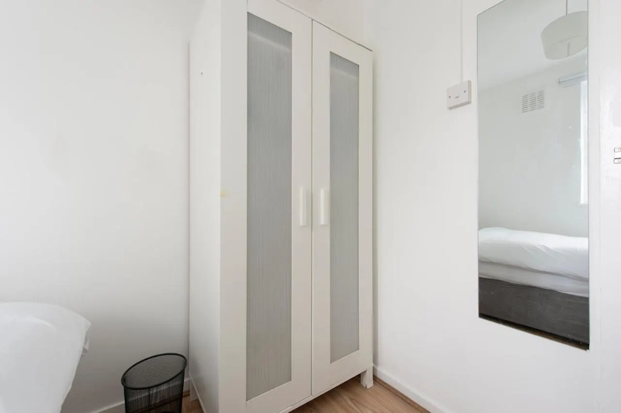 Modern Luxury Apartment By Mile End 伦敦