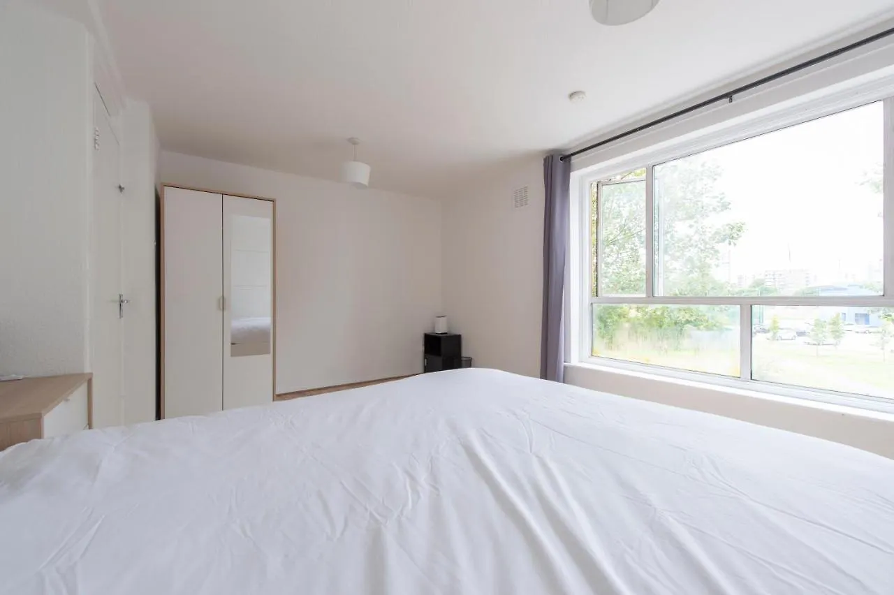 Modern Luxury Apartment By Mile End 伦敦 英国
